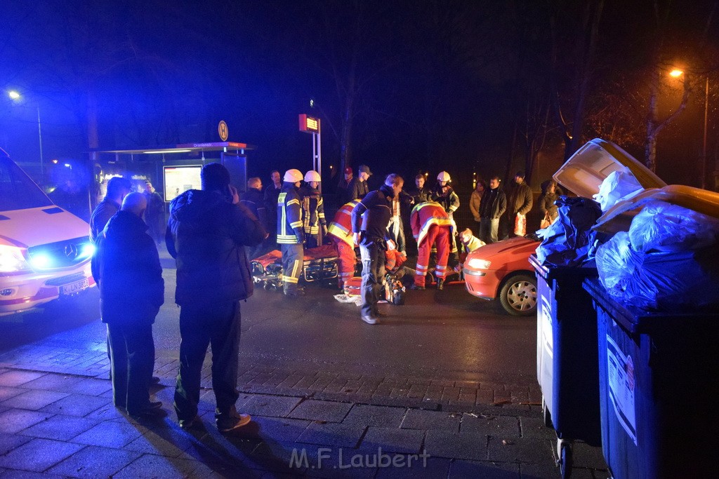 VU Fussgaengerin angefahren Koeln Vingst Oranienstr P16.JPG - Miklos Laubert